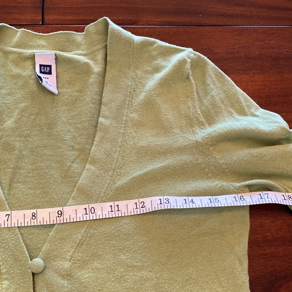 Gap fall sweater. Size medium. - Picture 5 of 6